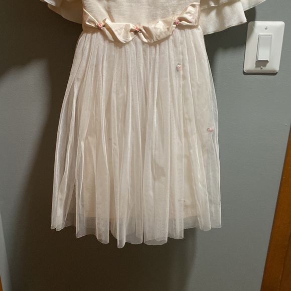 BRAND NEW GIRLS DRESS SIZE 7/8! COLOR IS IVORY. STUNNING IN PERSON. NWT. - Picture 8 of 13